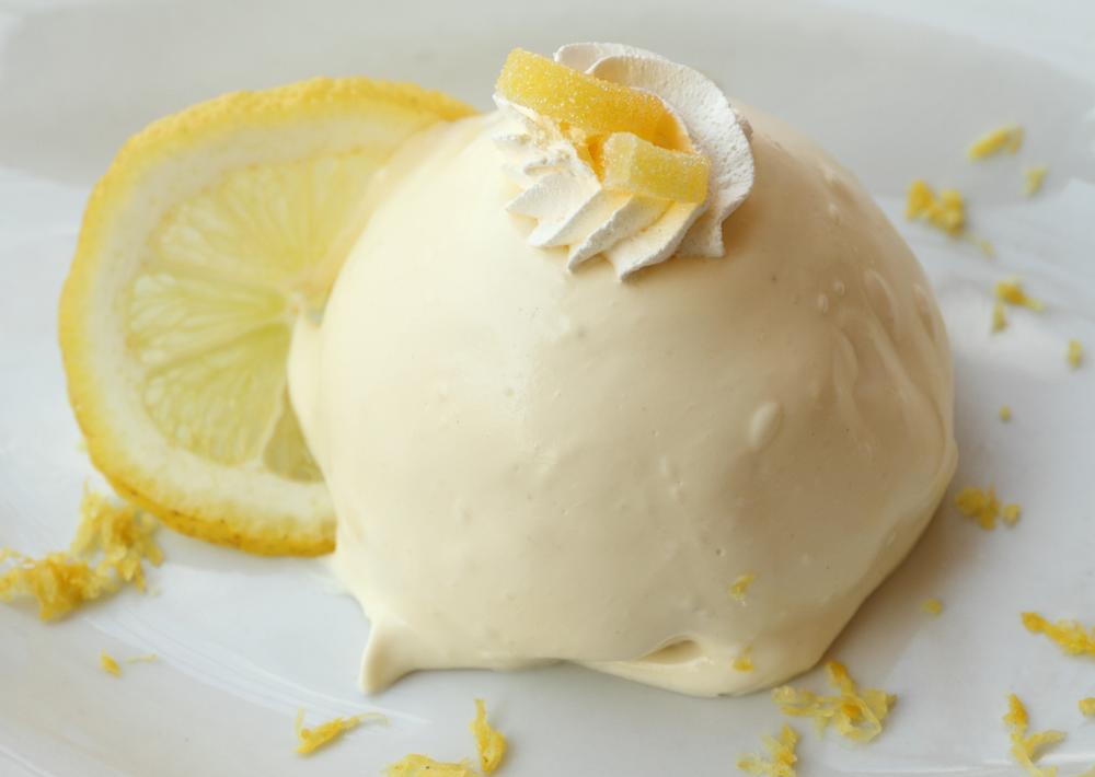 Lemon Delight (<em>Delizia al Limone</em>), sponge lemon cake filled and topped with a smooth lemon custard, a traditional recipe of the Amalfi Coast