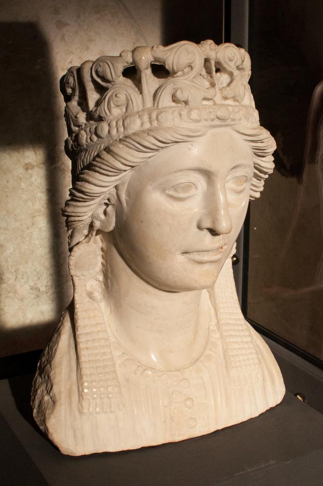 Famoso busto di marmo che si creda appartenga a Sigilgaida Rufolo